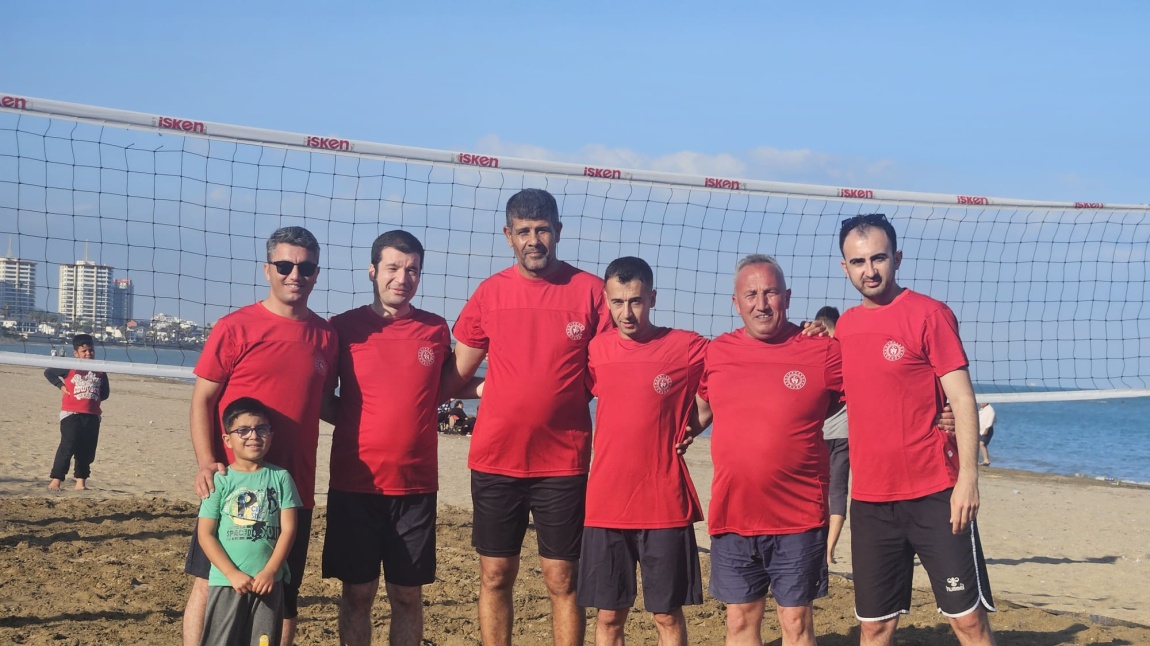 KURUMLAR ARASI VOLEYBOL TURNUVASI DEVAM EDİYOR